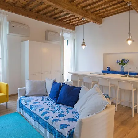 Vakantiehuis Mascalzone Latino - Helloelba